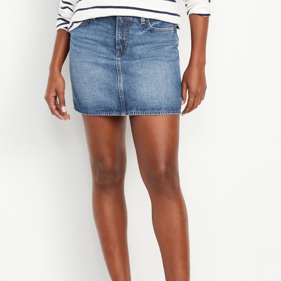 NWT OLD NAVY Mid-Rise OG Jean Mini  SKIRT  Color: Medium Wash - Picture 2 of 9